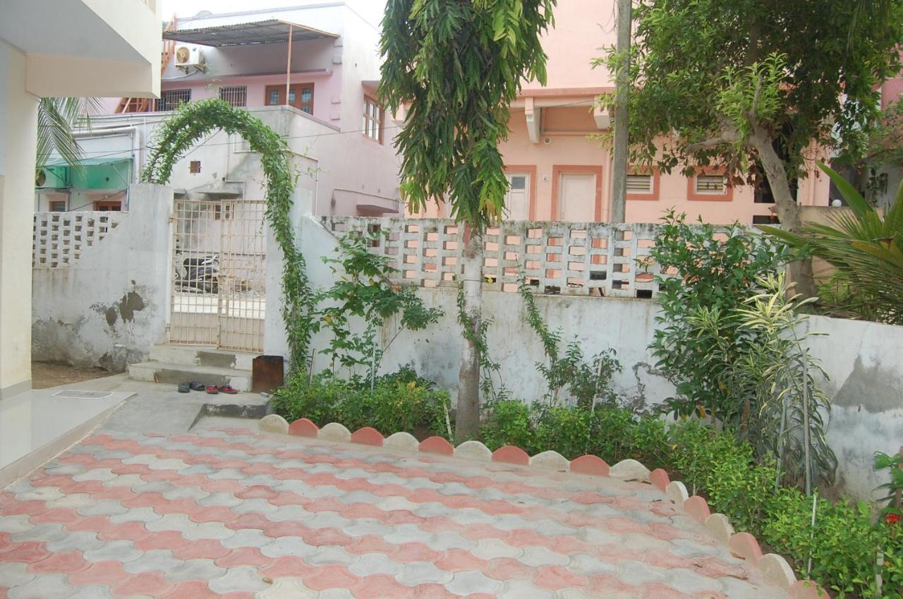 Gurukrupa Bunglow Dwārka Exterior foto